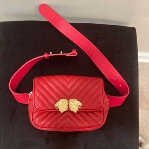 This is a Fanny pack great condition